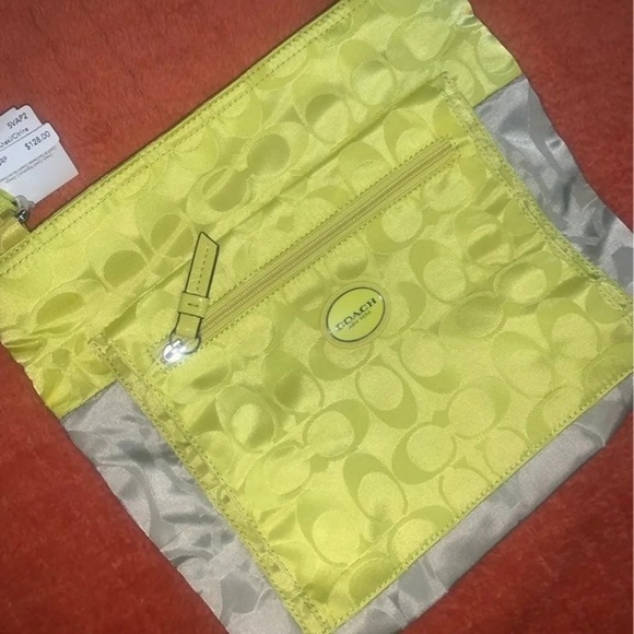 Coach lime cross body zip up neon yellow BRAND NEW - Picture 2 of 4